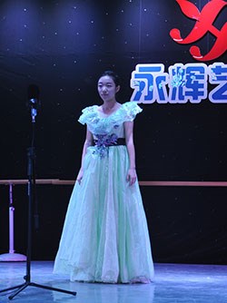 杨瑾穗